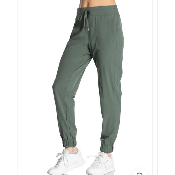 Eddie Bauer Track Stripe woven joggers. MSRP $70 - Picture 3 of 15